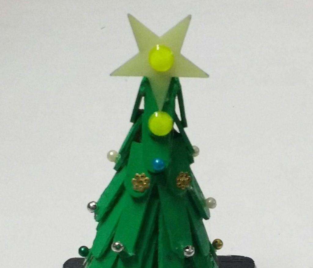 How to make DIY Christmas Tree using Paper - Golden Cones Christmas ...