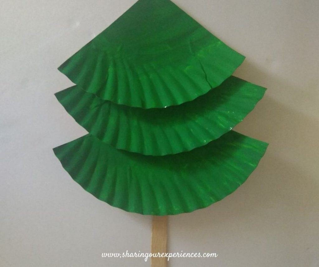 Christmas tree paper plate craft for Kids - Easy to set up for busy ...